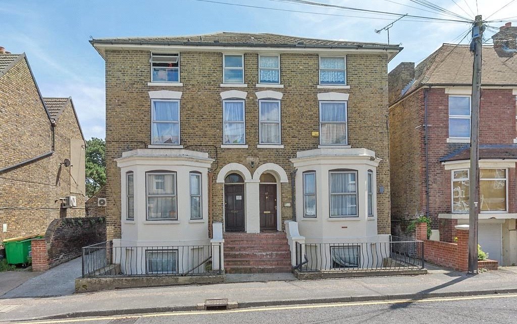 1 Bedroom flat/apartment to rent in Park Road, Sittingbourne, ME10 Quealy & Co