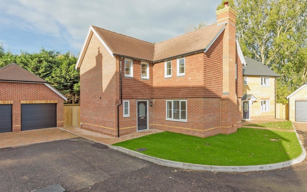 House for sale in Sheppey Way, Iwade, Sittingbourne, Kent, ME9 Quealy