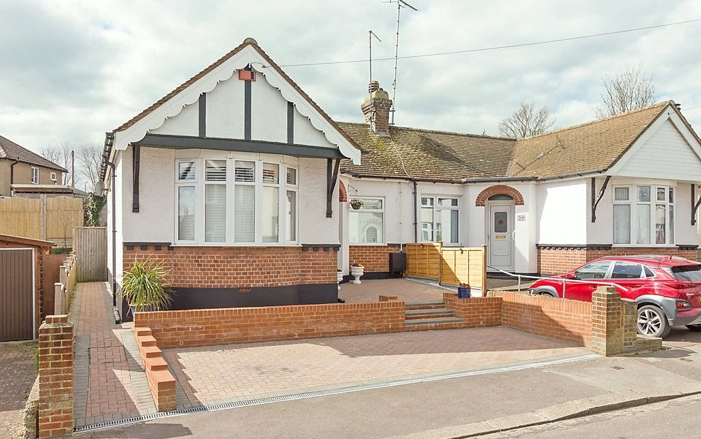 2 Bedroom bungalow for sale in Springfield Road, Sittingbourne, ME10