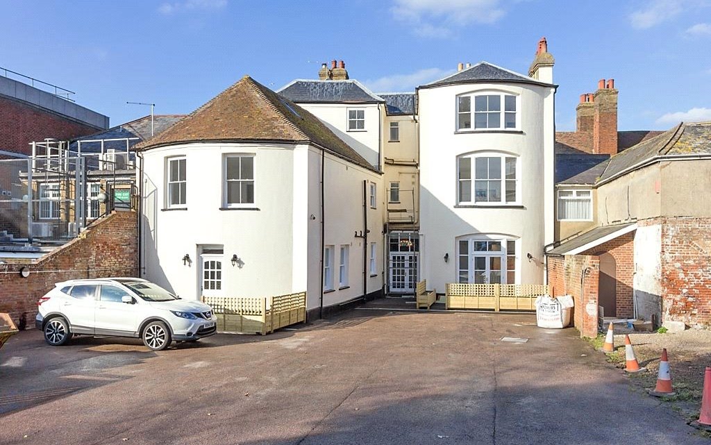 Flat/apartment For sale in High Street, Sittingbourne, Kent, ME10
