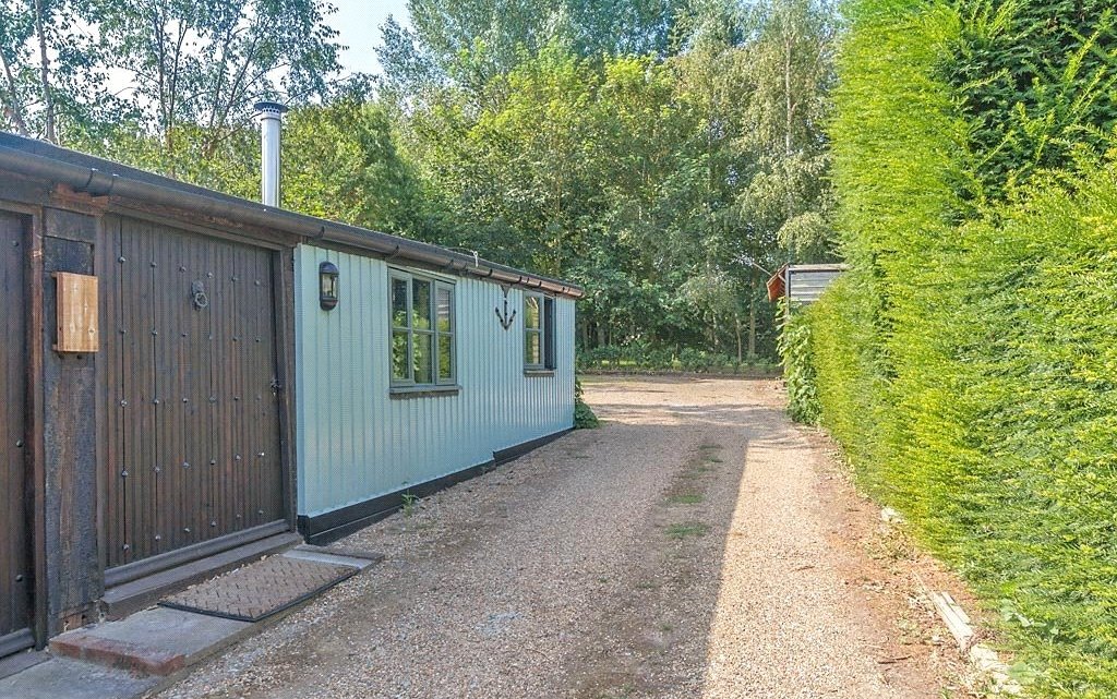 1 Bedroom bungalow to rent in Lynsted Cottage, Lynsted Court