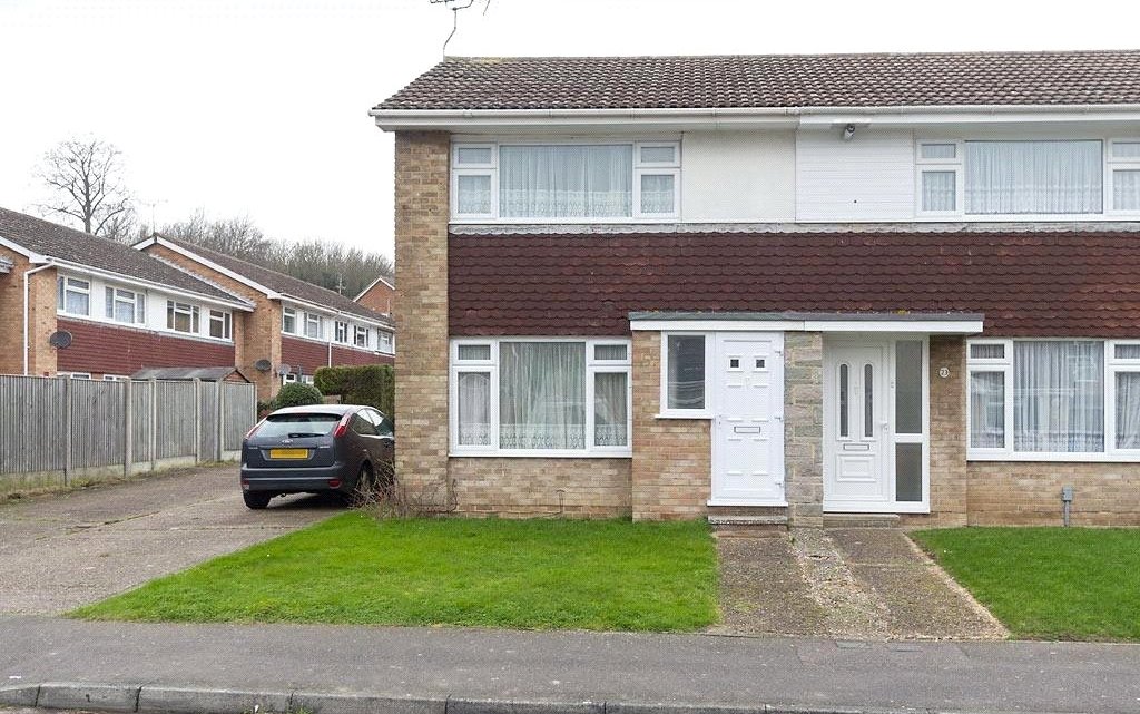 2 Bedroom house for sale in Sandford Road, Sittingbourne, Kent, ME10