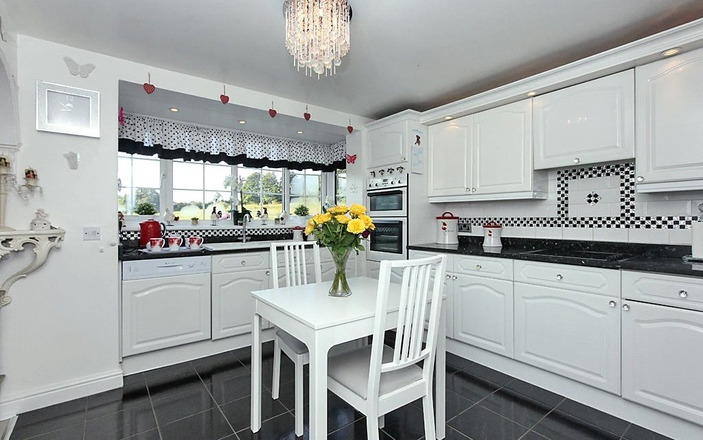 4 Bedroom house for sale in Bell Farm Lane, Minster on Sea, Sheerness