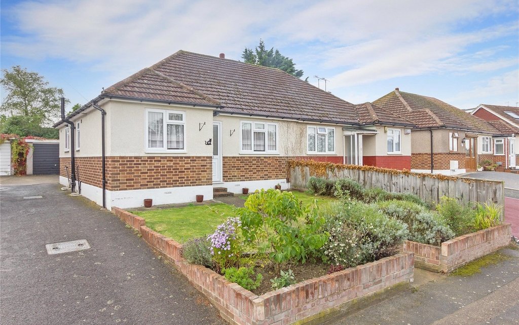 2 Bedroom bungalow for sale in Bourne Grove, Sittingbourne, ME10