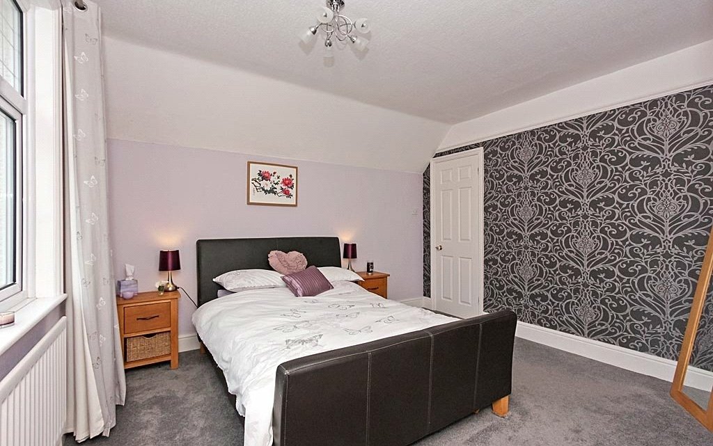 4 Bedroom house for sale in Park Avenue, Sittingbourne, ME10 Quealy & Co