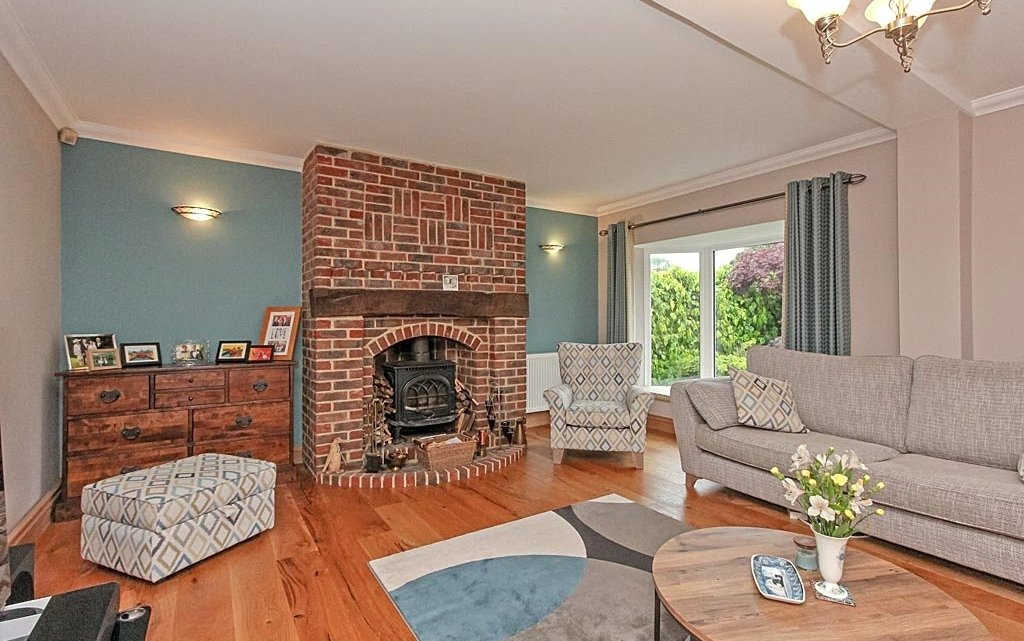 4 Bedroom house for sale in Park Avenue, Sittingbourne, ME10 Quealy & Co