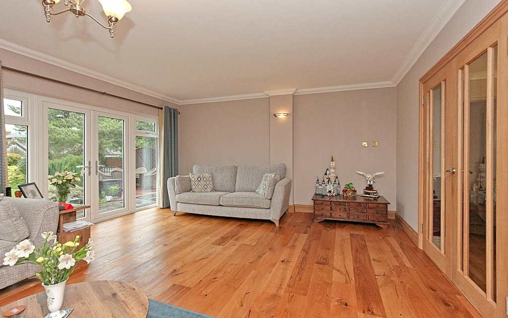 4 Bedroom house for sale in Park Avenue, Sittingbourne, ME10 Quealy & Co