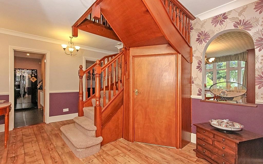 4 Bedroom house for sale in Park Avenue, Sittingbourne, ME10 Quealy & Co