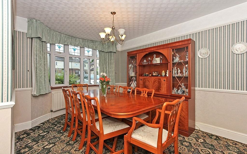 4 Bedroom house for sale in Park Avenue, Sittingbourne, ME10 Quealy & Co