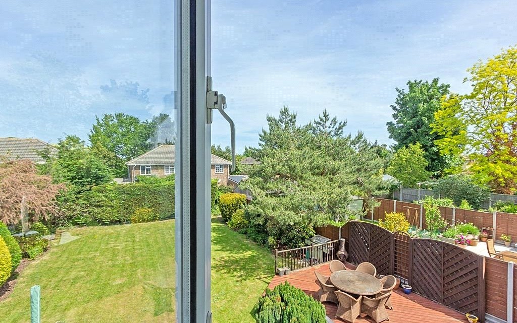 4 Bedroom house for sale in Park Avenue, Sittingbourne, ME10 Quealy & Co