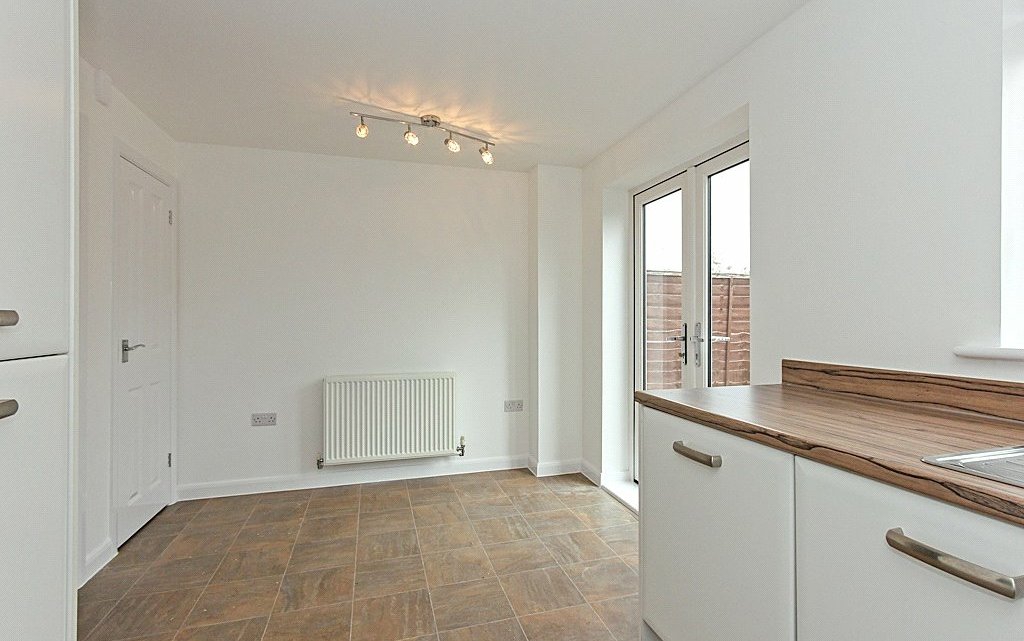 3 Bedroom house to rent in Redwing Avenue, Iwade, Sittingbourne, Kent