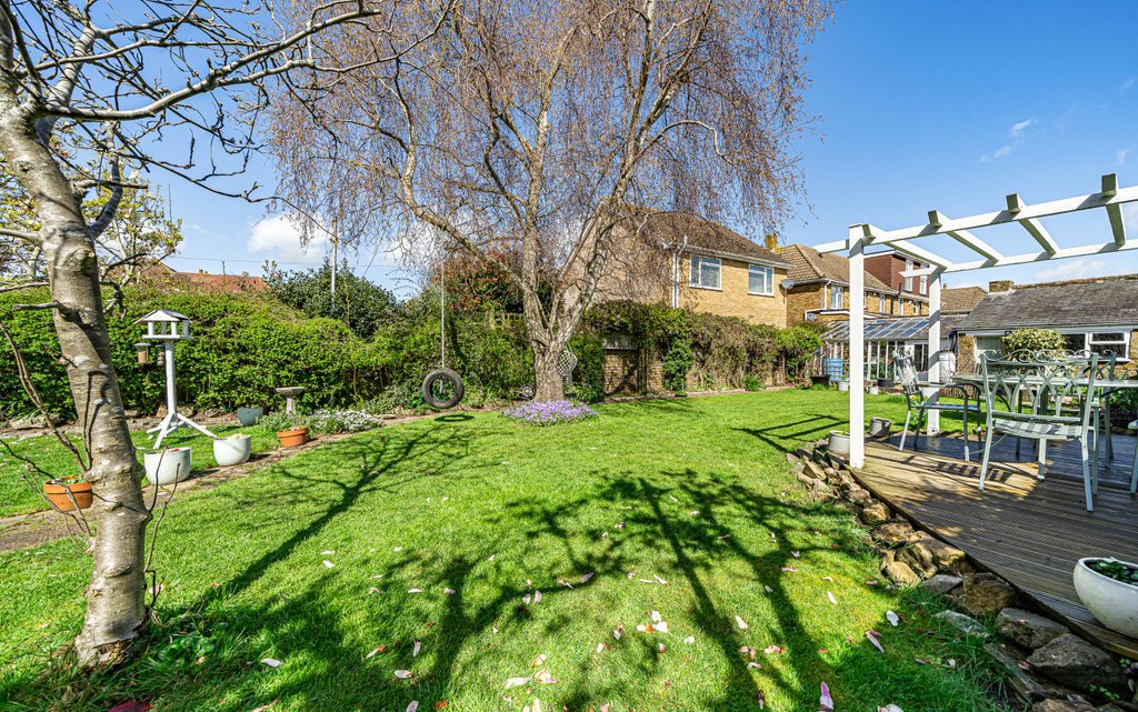 4 Bedroom house for sale in Highsted Road, Sittingbourne, Kent, ME10 Quealy & Co