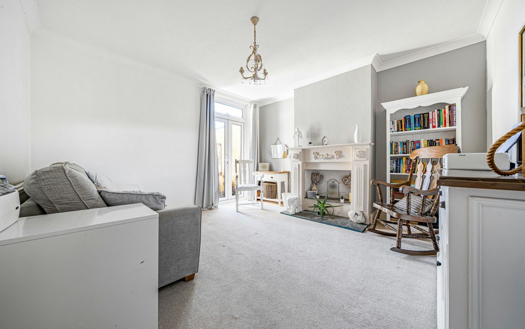 4 Bedroom house for sale in Highsted Road, Sittingbourne, Kent, ME10 Quealy & Co