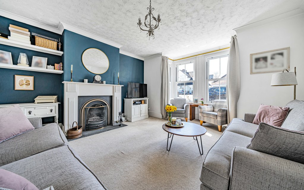 4 Bedroom house for sale in Highsted Road, Sittingbourne, Kent, ME10 Quealy & Co