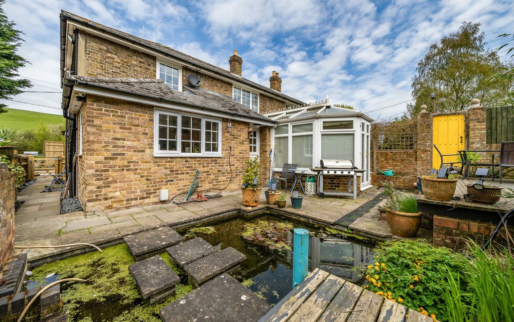 2 Bedroom house for sale in Stockbury Valley, Stockbury, Sittingbourne