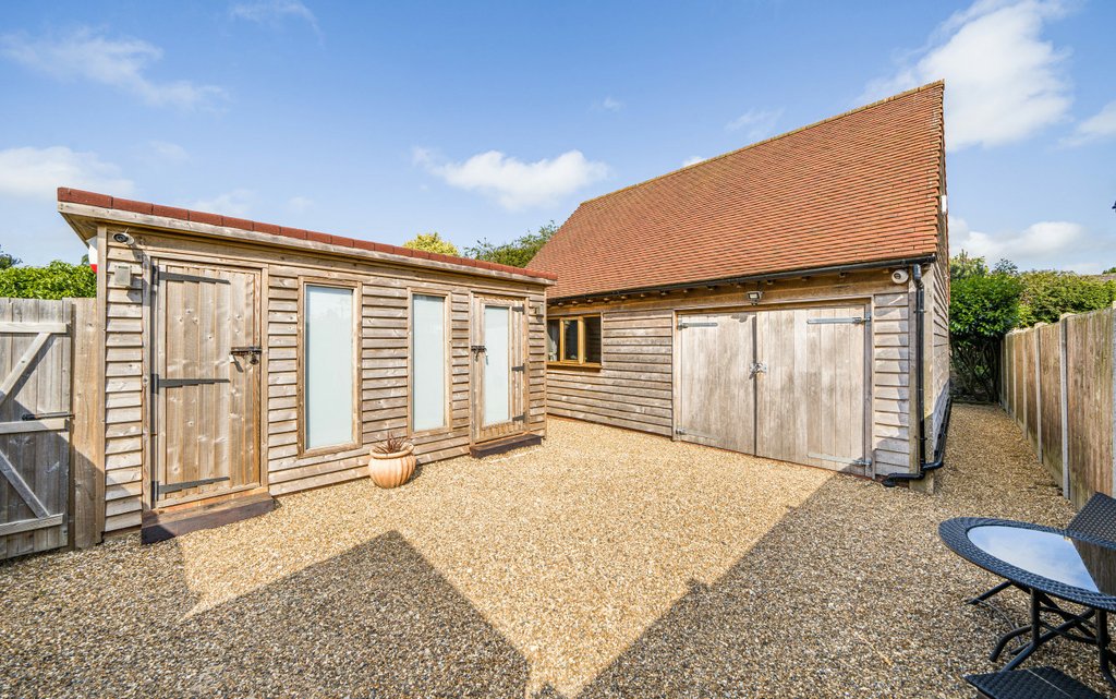 4 Bedroom house for sale in Rodmersham Green, Rodmersham, Sittingbourne