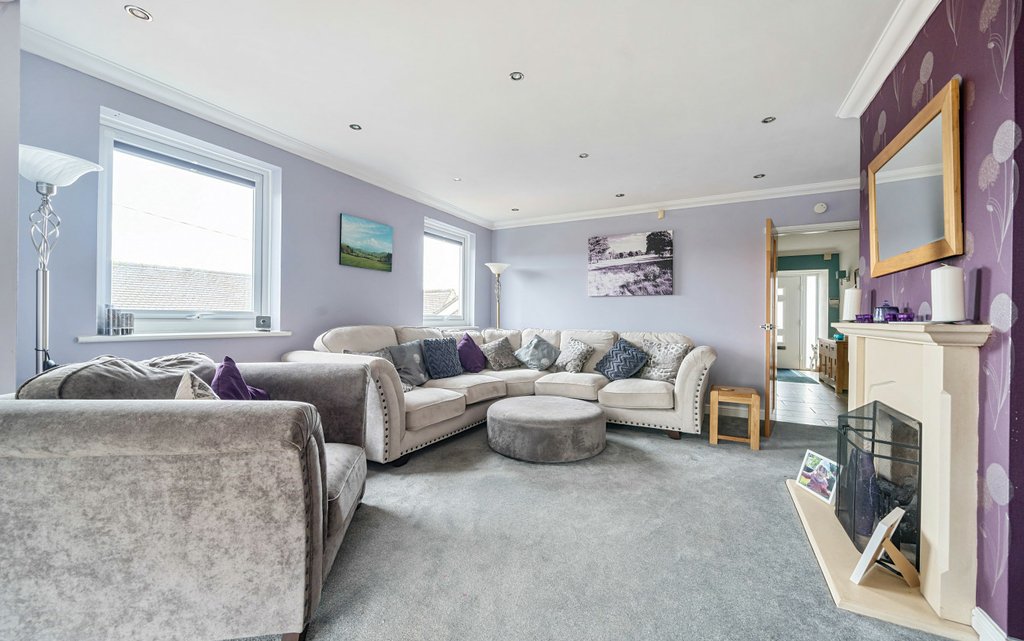 3 Bedroom bungalow for sale in Dargets Road, Chatham, Kent, ME5