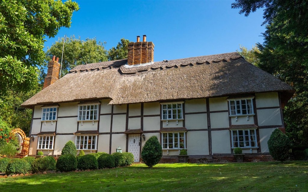 10 Bedroom house for sale in Milstead, Sittingbourne, Kent, ME9