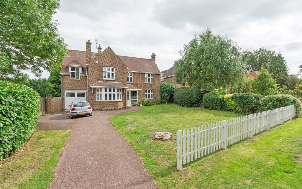 4 Bedroom house for sale in Borden Lane, Borden, Sittingbourne, Kent, ME9 Quealy & Co