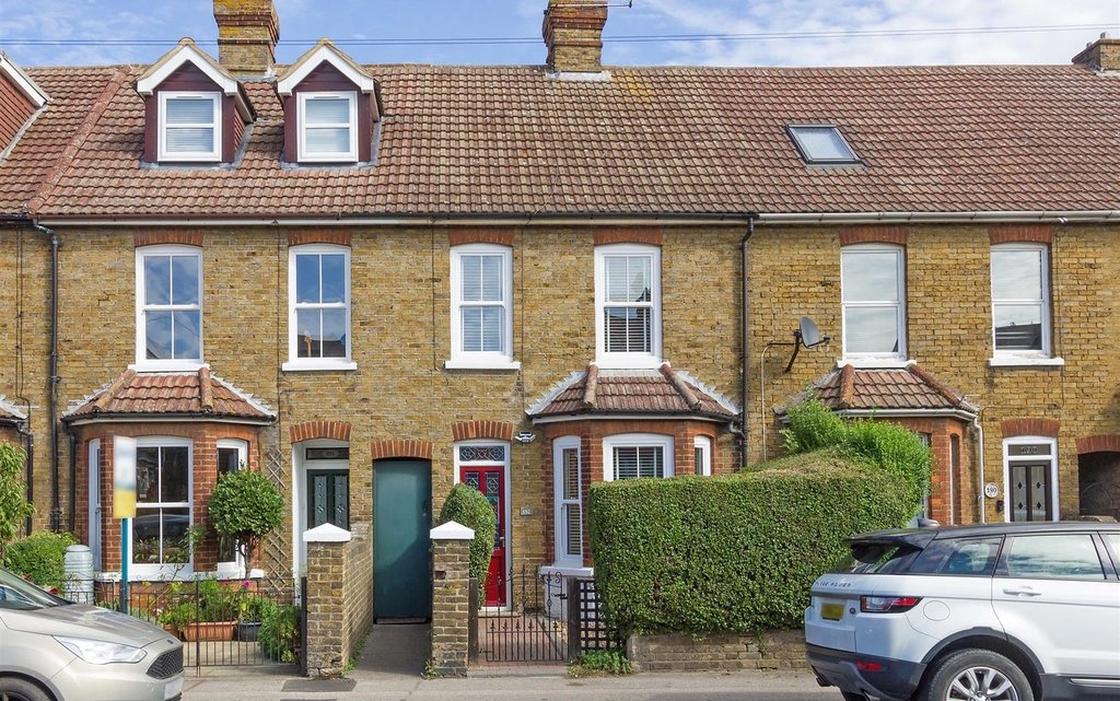 2 Bedroom house for sale in London Road, Sittingbourne, Kent, ME10