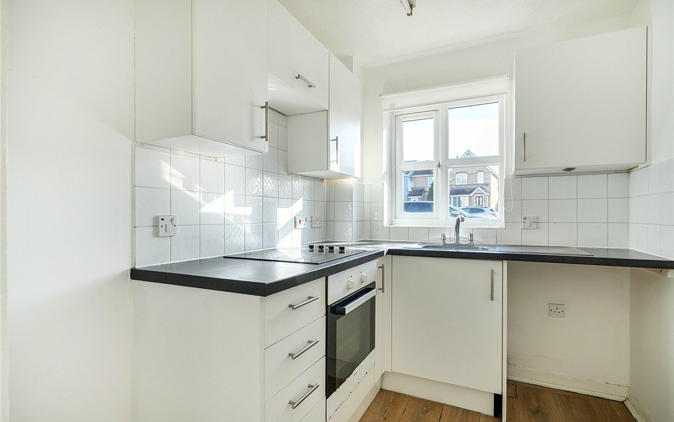 Yeates Drive, Kemsley, Sittingbourne, Kent, ME10, 10446, image-5 - Quealy & Co