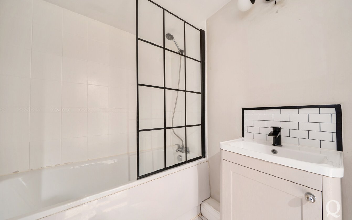 London Road, Teynham, Sittingbourne, Kent, ME9, 10465, image-3 - Quealy & Co