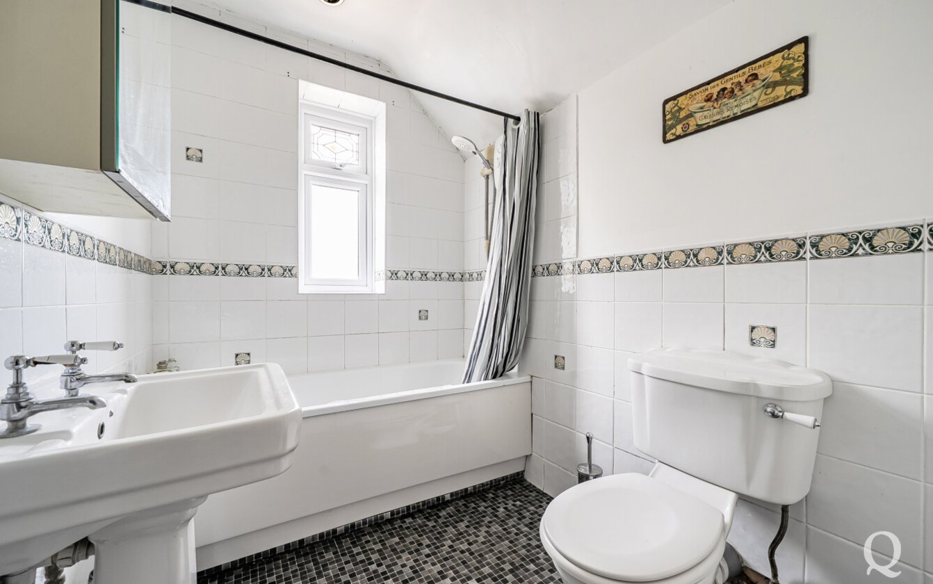 Ruins Barn Road, Tunstall, Sittingbourne, Kent, ME10, 10485, image-8 - Quealy & Co