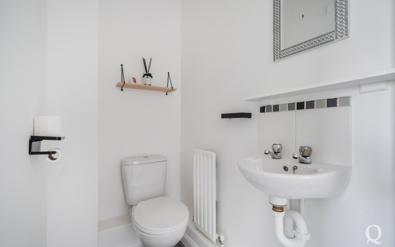 Sharfleet Crescent, Iwade, Sittingbourne, Kent, ME9, 10590, image-6 - Quealy & Co