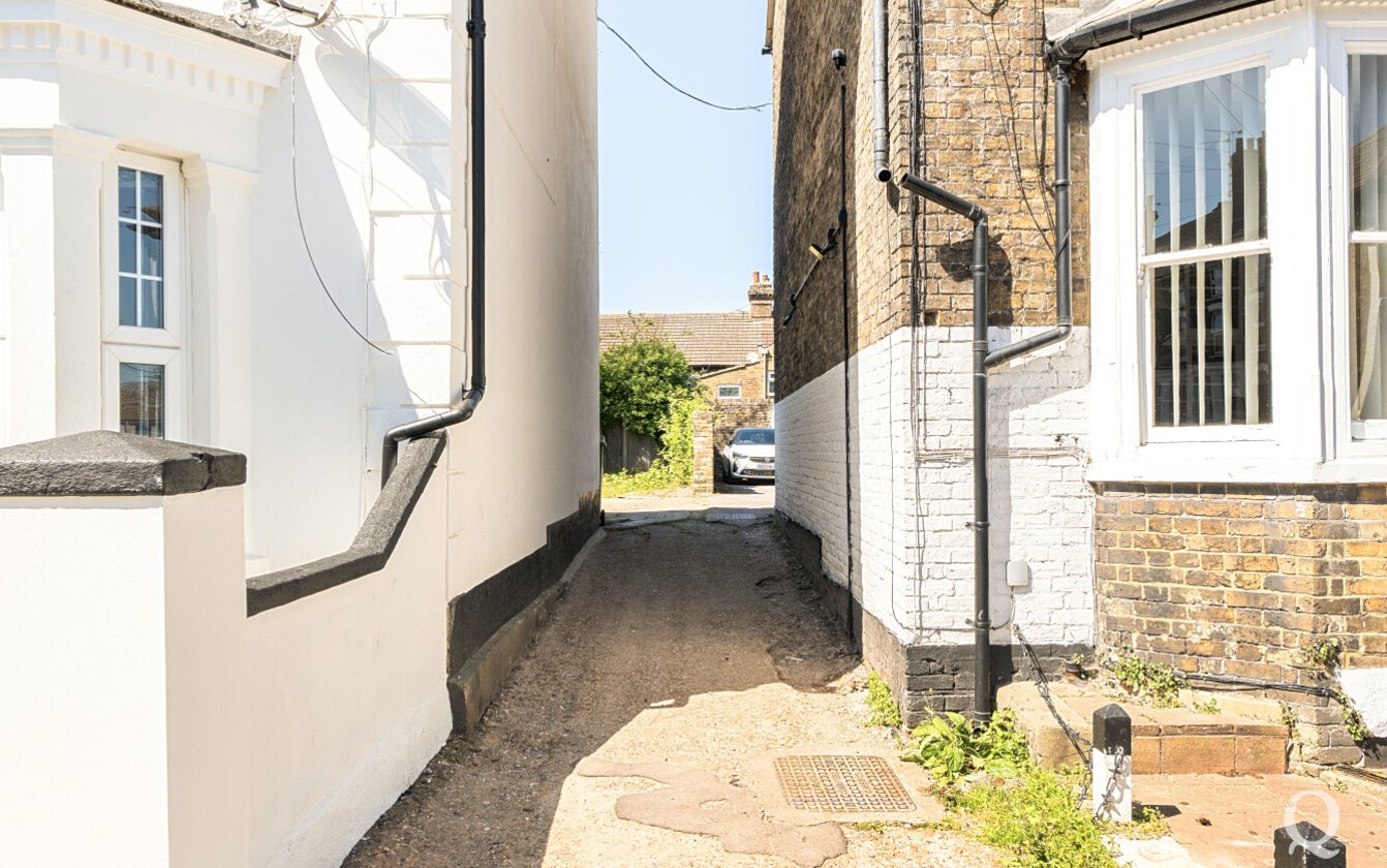 Park Road, Sittingbourne, Kent, ME10, 10643, image-19 - Quealy & Co