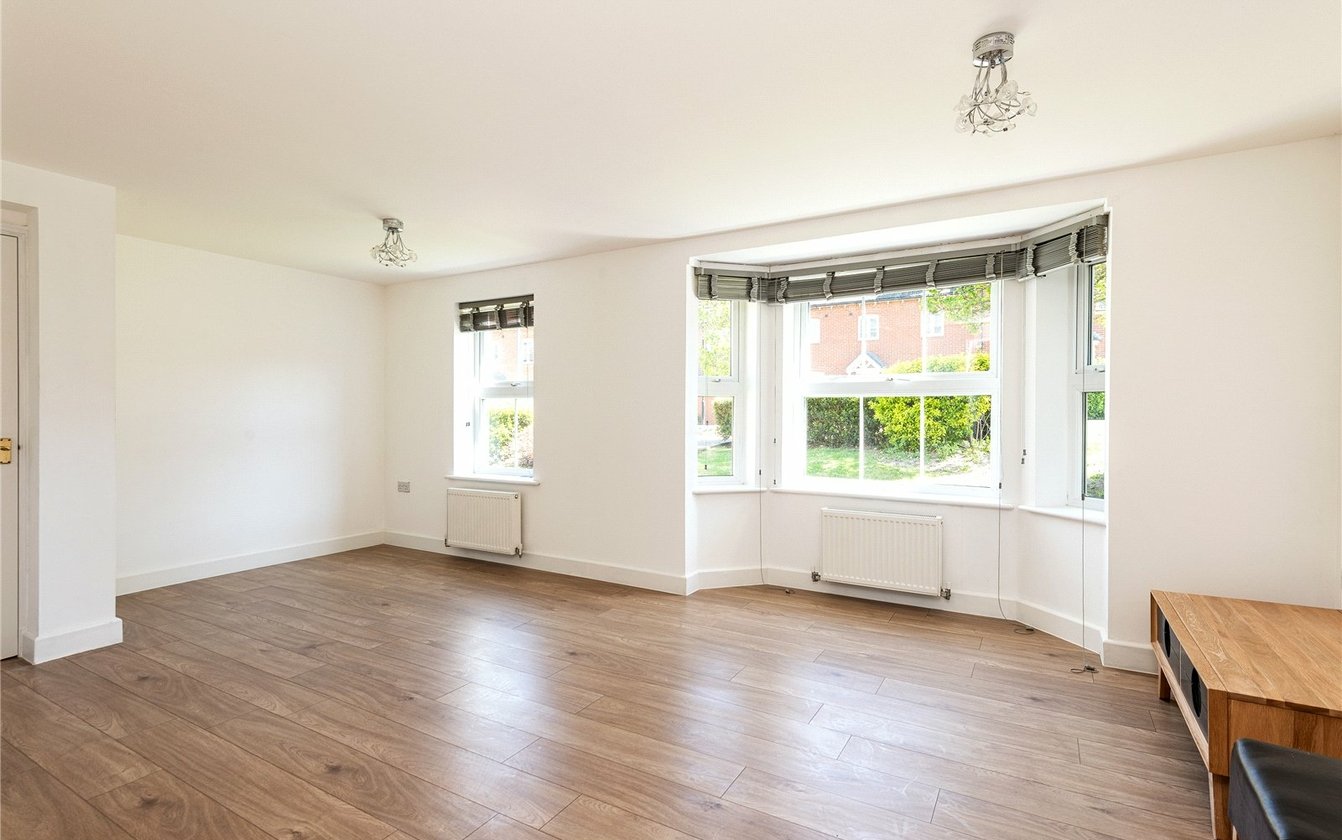Premier Way, Kemsley, Sittingbourne, Kent, ME10, 10801, image-2 - Quealy & Co