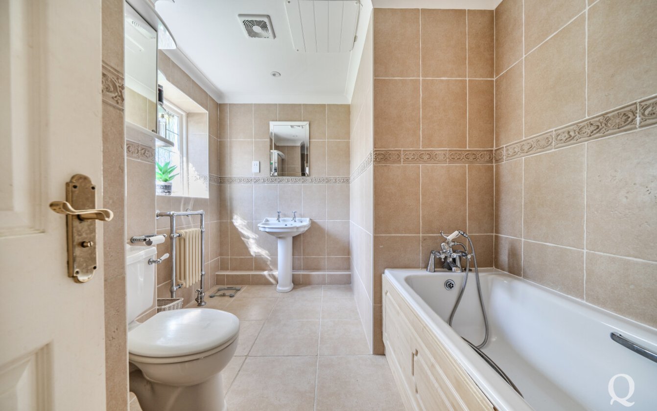 Brownings Orchard, Rodmersham, Sittingbourne, Kent, ME9, 10836, image-21 - Quealy & Co