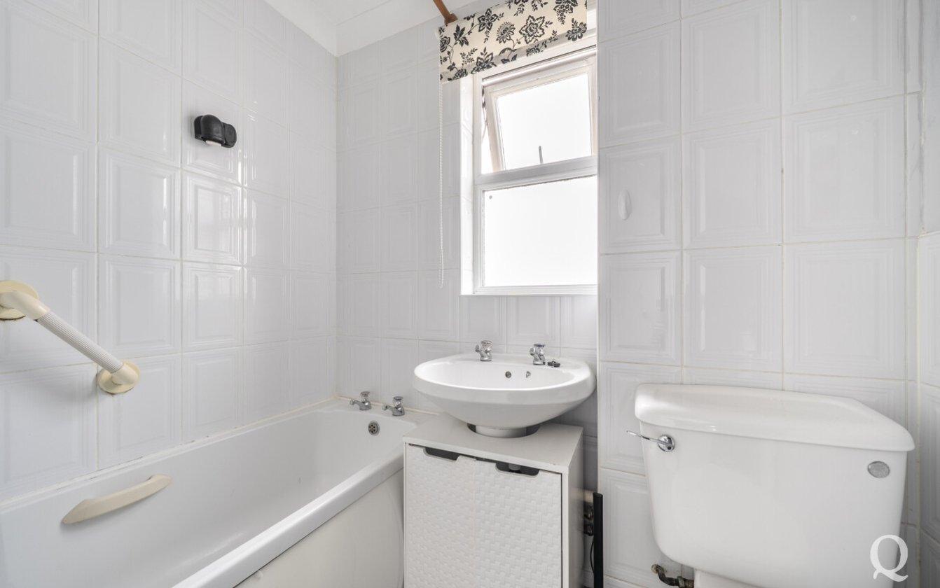 Hambrook Walk, Sittingbourne, Kent, ME10, 10914, image-7 - Quealy & Co
