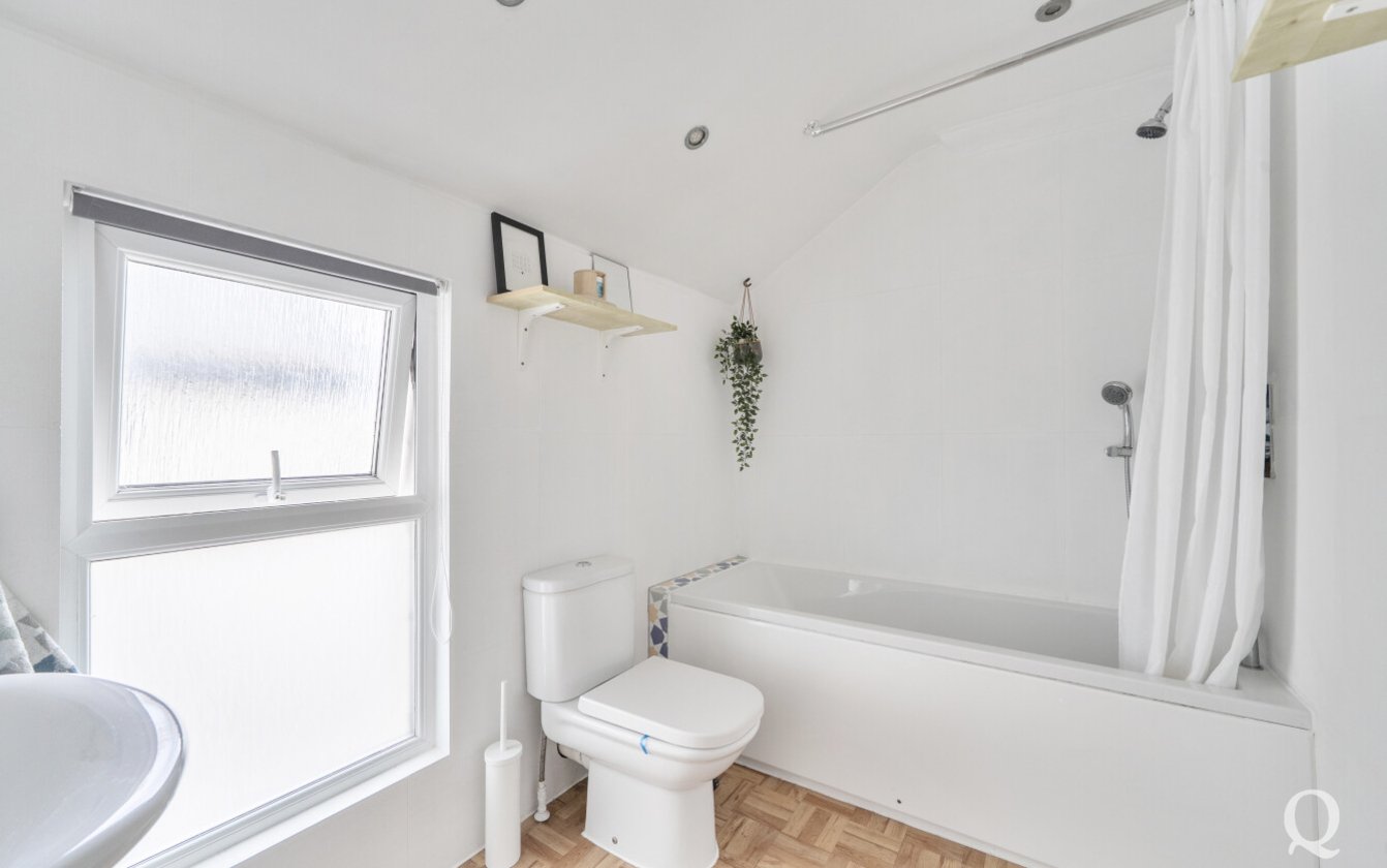 Breach Lane, Lower Halstow, Sittingbourne, Kent, ME9, 11247, image-11 - Quealy & Co