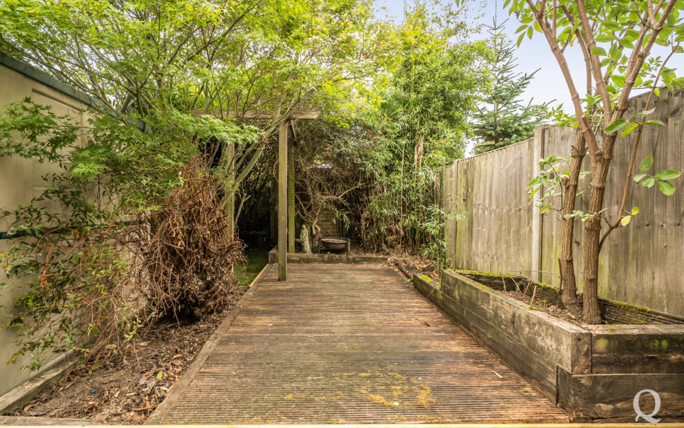 Clerke Drive, Kemsley, Sittingbourne, Kent, ME10, 11321, image-18 - Quealy & Co