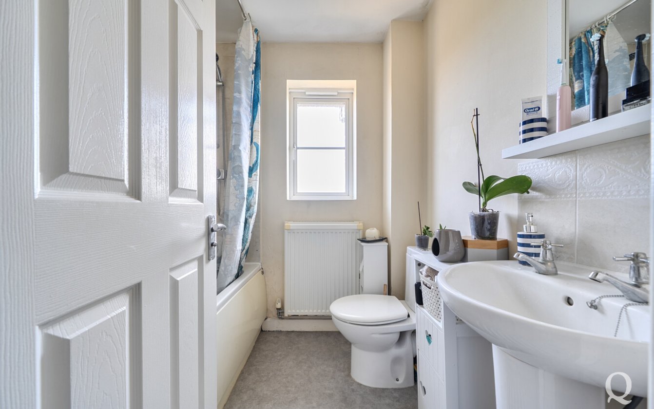 Samuel Drive, Kemsley, Sittingbourne, Kent, ME10, 11337, image-9 - Quealy & Co