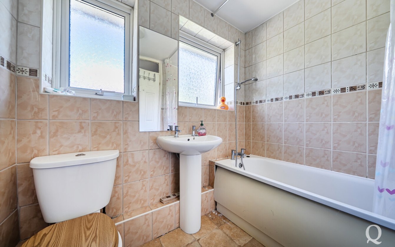 Sunnybank, Murston, Sittingbourne, Kent, ME10, 11346, image-20 - Quealy & Co