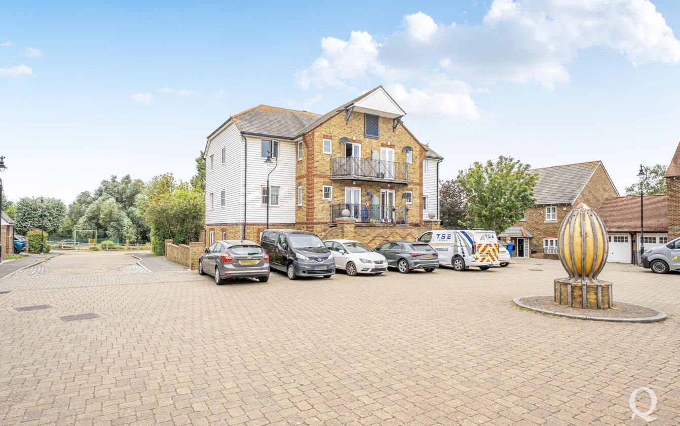 Mansfield Drive, Iwade, Sittingbourne, Kent, ME9, 17537, image-1 - Quealy & Co
