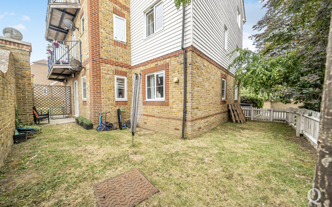 Mansfield Drive, Iwade, Sittingbourne, Kent, ME9, 17537, image-3 - Quealy & Co