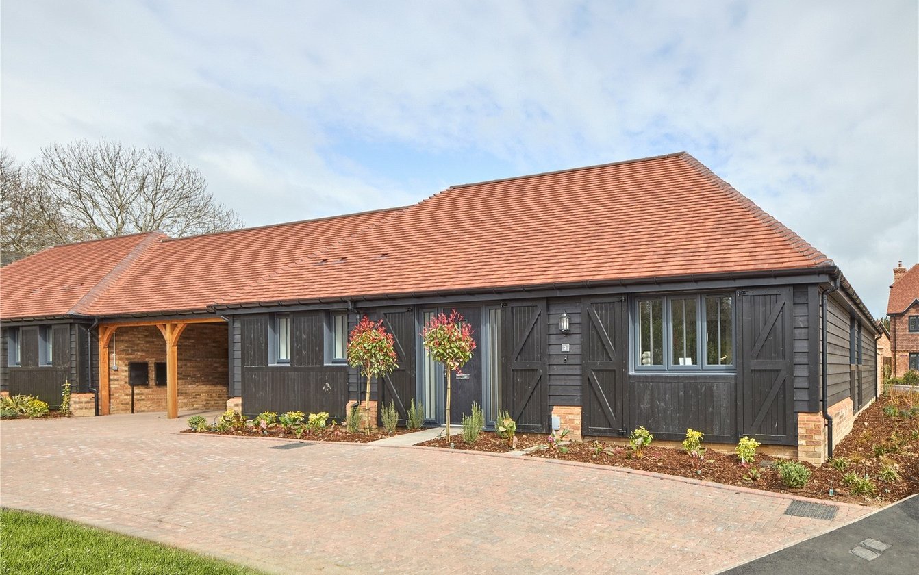 Farriers Green, London Road, Gillingham, Kent, ME8, 18022, image-1 - Quealy & Co