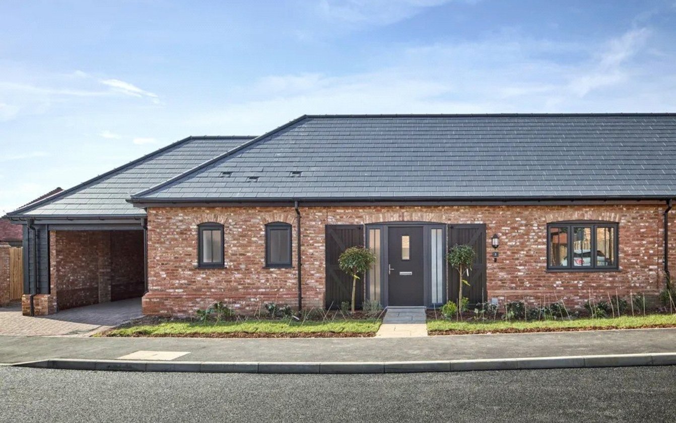 Farriers Green, London Road, Gillingham, Kent, ME8, 18024, image-1 - Quealy & Co