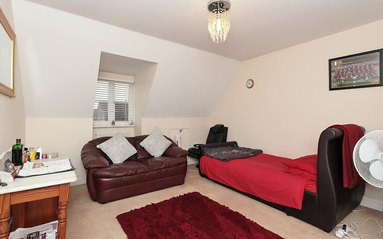 5 Bedroom house for sale in Rose Walk, Sittingbourne, ME10 Quealy & Co