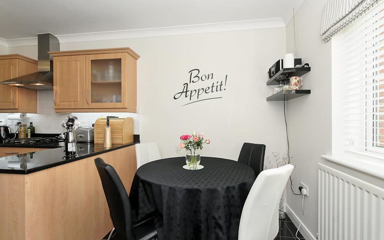 Emerald Crescent, Sittingbourne, ME10, 2200, image-7 - Quealy & Co