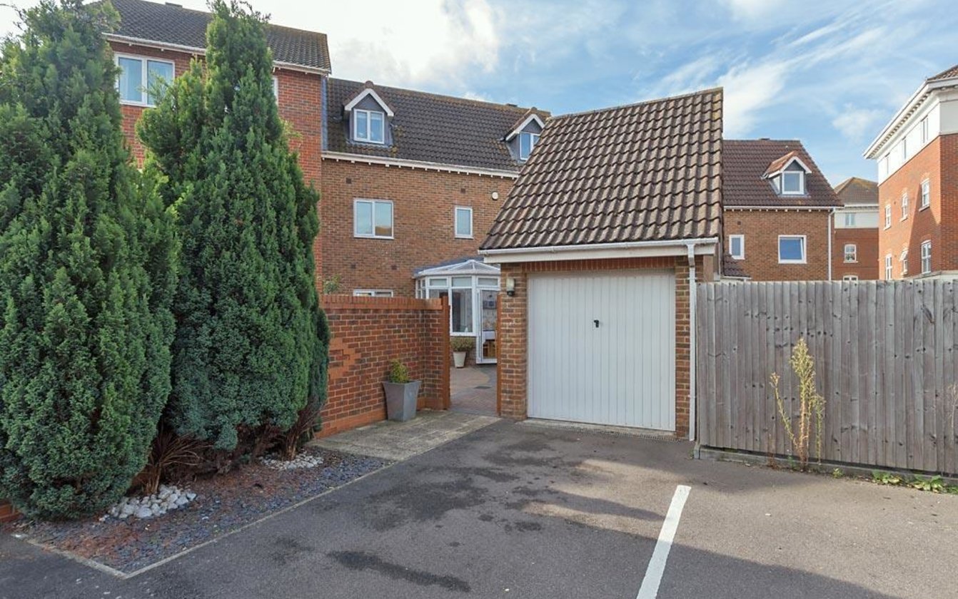 Emerald Crescent, Sittingbourne, ME10, 2200, image-24 - Quealy & Co