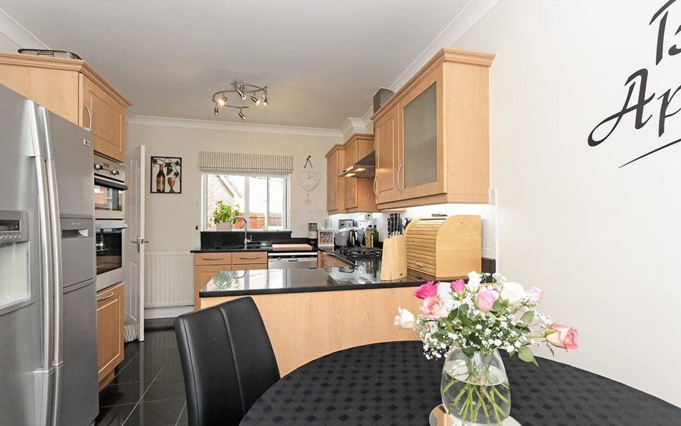 Emerald Crescent, Sittingbourne, ME10, 2200, image-6 - Quealy & Co