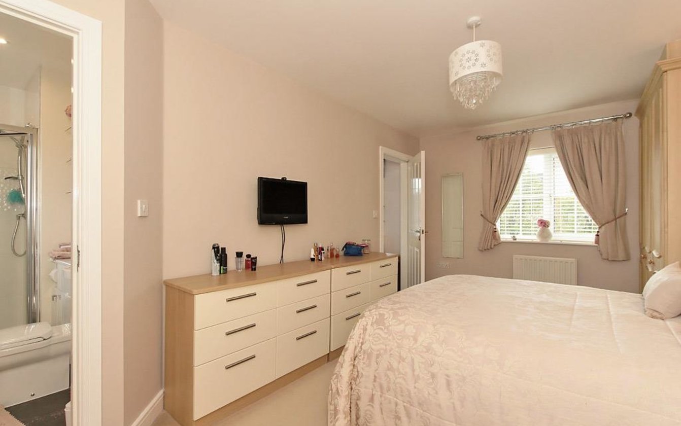 Emerald Crescent, Sittingbourne, ME10, 2200, image-13 - Quealy & Co