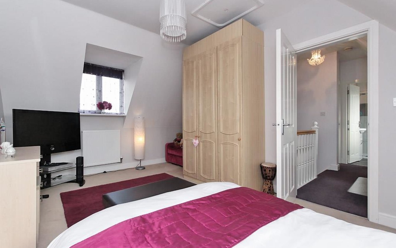 Emerald Crescent, Sittingbourne, ME10, 2200, image-11 - Quealy & Co