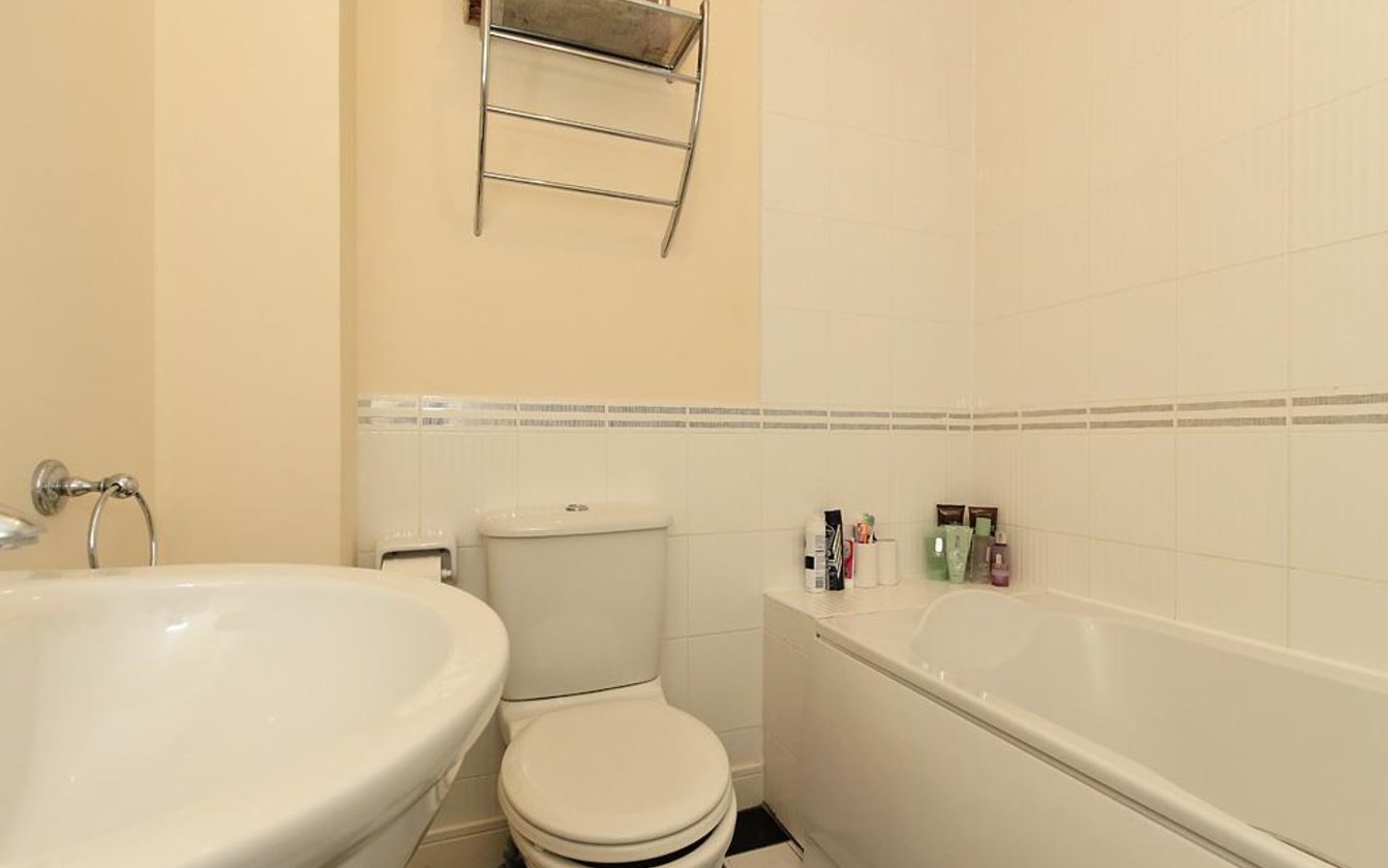 Emerald Crescent, Sittingbourne, ME10, 2987, image-6 - Quealy & Co