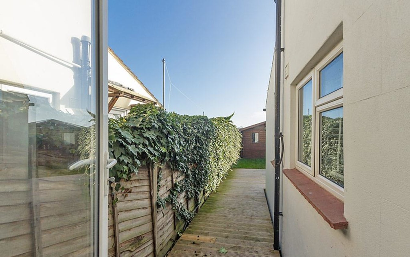 Breach Lane, Lower Halstow, Sittingbourne, Kent, ME9, 3408, image-15 - Quealy & Co