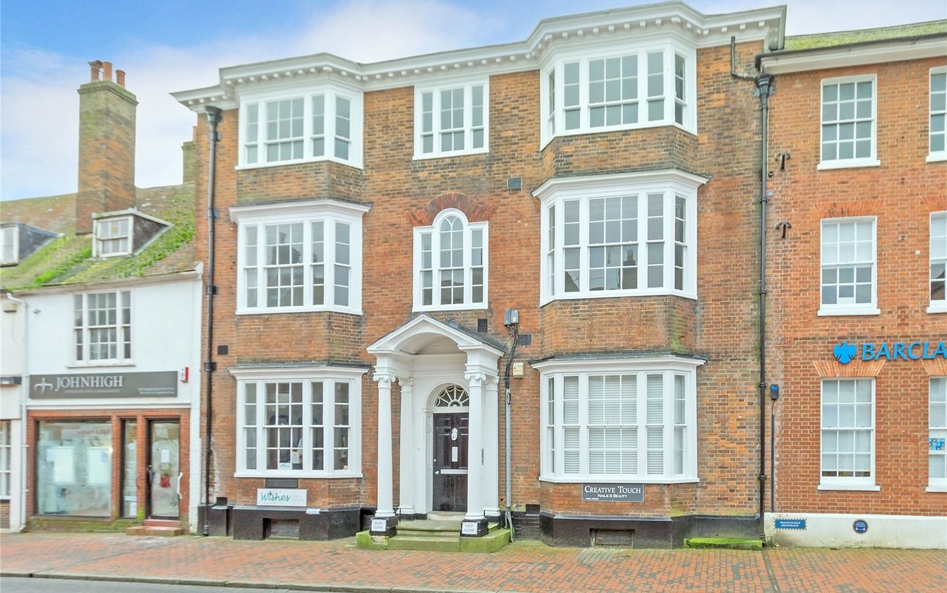 Flat/apartment For sale in High Street, Sittingbourne, Kent, ME10