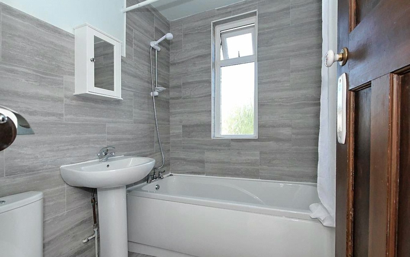 Eastwood Road, SITTINGBOURNE, Kent, ME10, 3732, image-9 - Quealy & Co